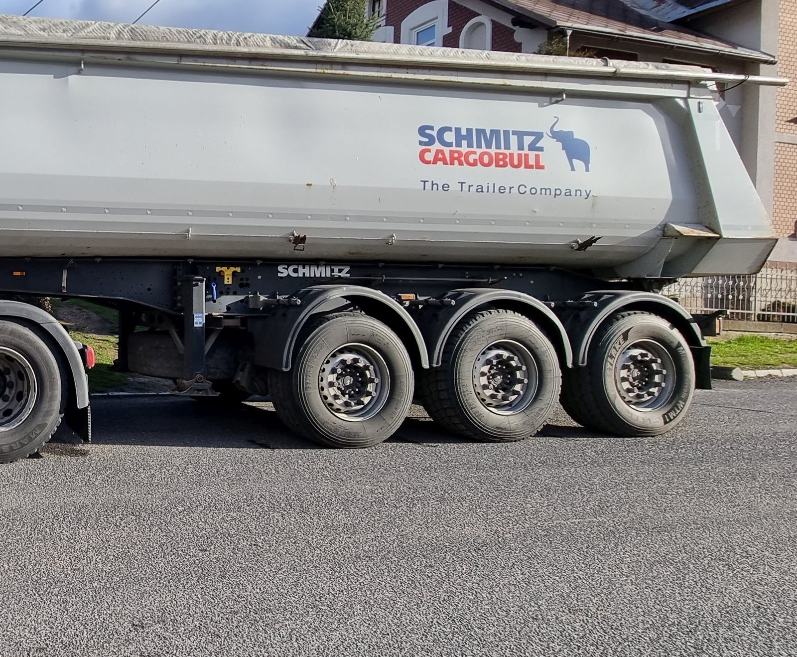 Sattelzug Schmitz Cargobull – Granitlieferung